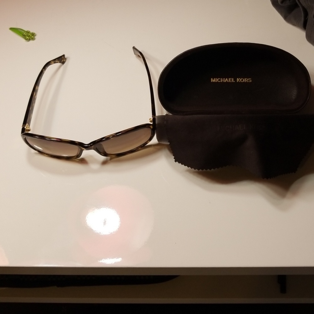 Mk Sun Glasses
